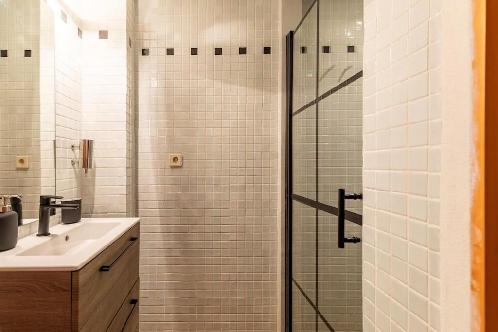 דירות ולנסיה Cozy Loft Patio+Pool +Wifi מראה חיצוני תמונה