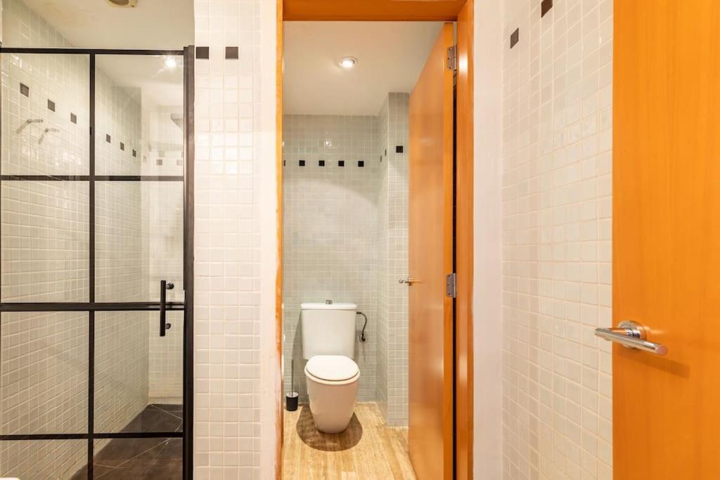 דירות ולנסיה Cozy Loft Patio+Pool +Wifi מראה חיצוני תמונה